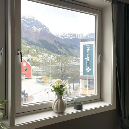 Apartment Nyrenovert Med 3 Soverom I Sentrum Odda