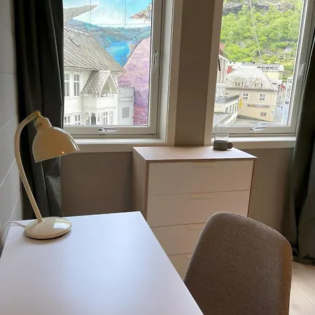 Nyrenovert Med 3 Soverom I Sentrum