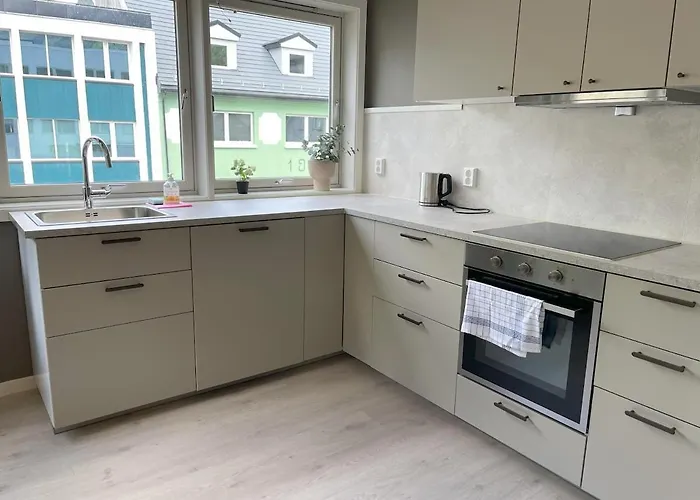 Apartment Nyrenovert Med 3 Soverom I Sentrum Odda